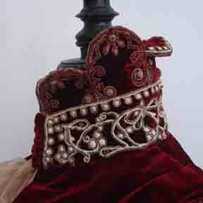 Maria Niforos - Fine Antique Lace, Linens & Textiles : Early Items